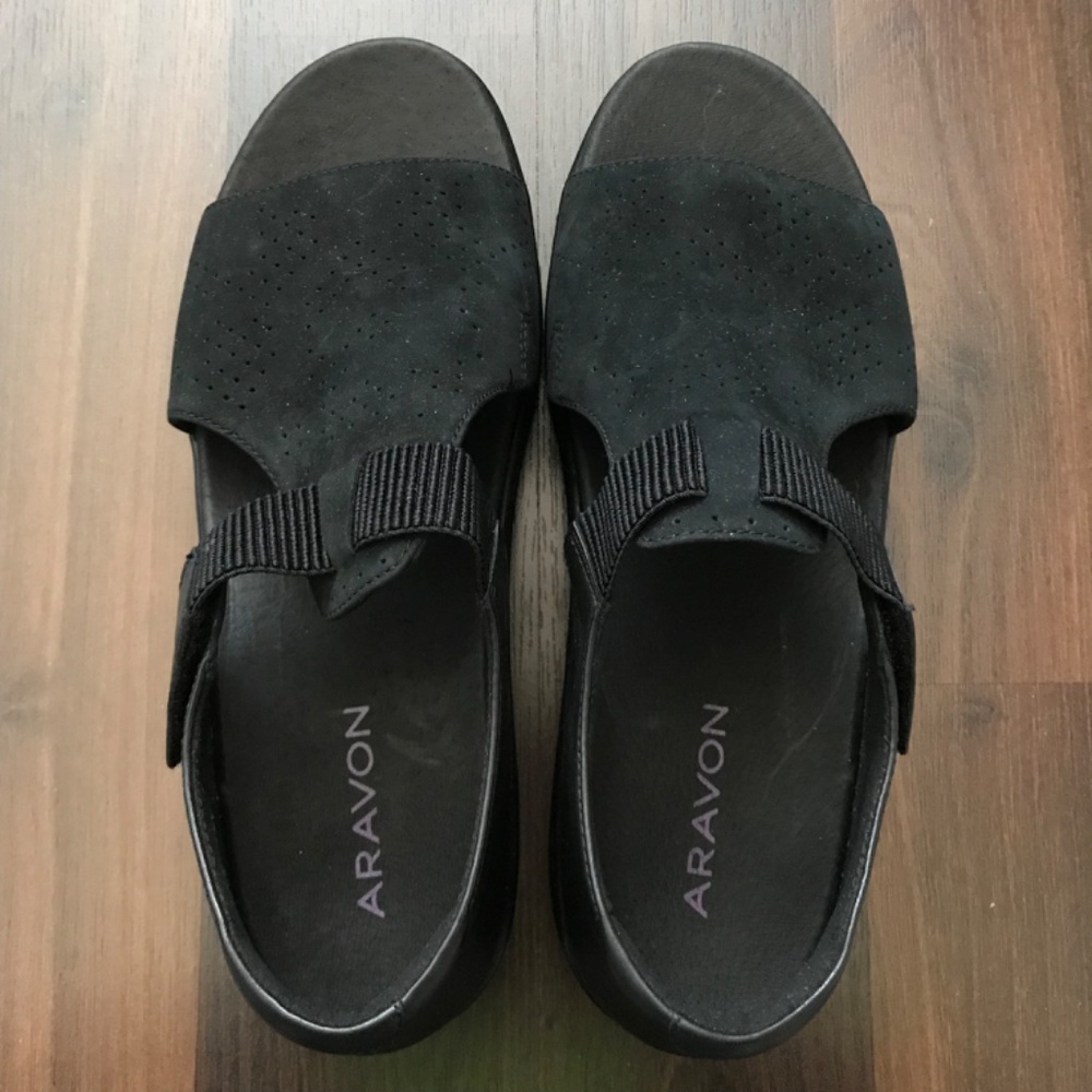 NEW Aravon Sandals Duxbury T-Strap Women's Size 9 Black